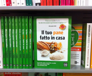 I libri di Alessandro Valli sullo scaffale della libreria Feltrinelli al Centro Sarca